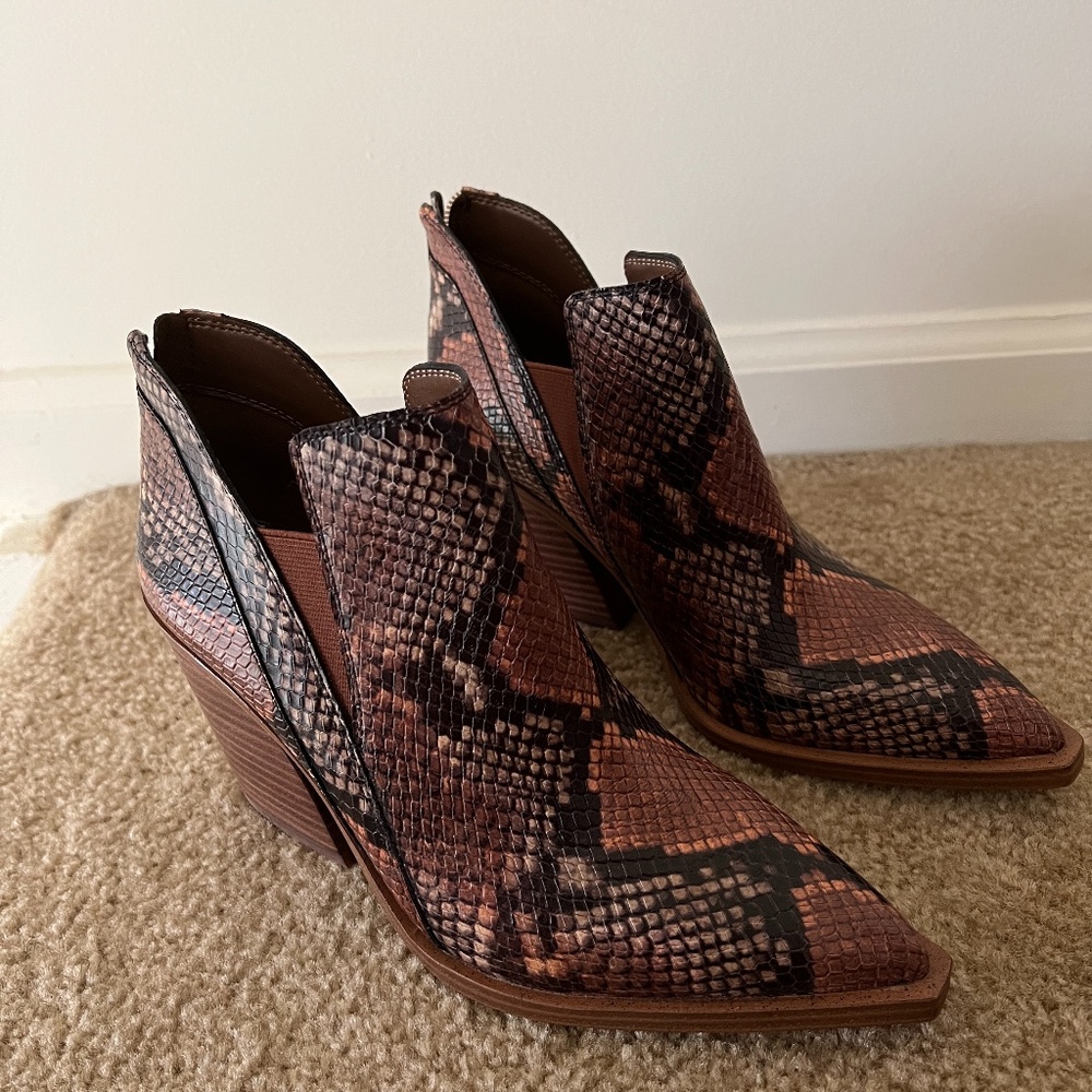Vince Camuto Gradina Block Heel Bootie - Women's - Size 7.5 - New